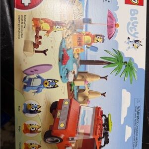 LEGO Bluey Beach Fun Set - Red, Blue, and Green